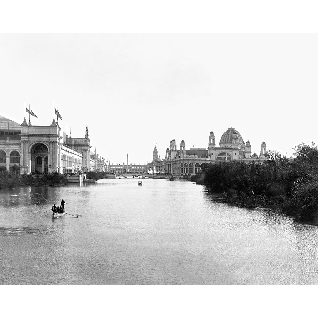 A vintage photograph of the great basin at the Chicago Worlds Fair