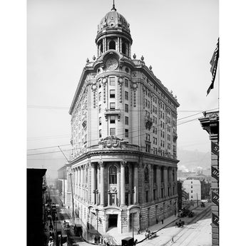 A black and white, vintage photograph of Wabash Station in Pittsburgh