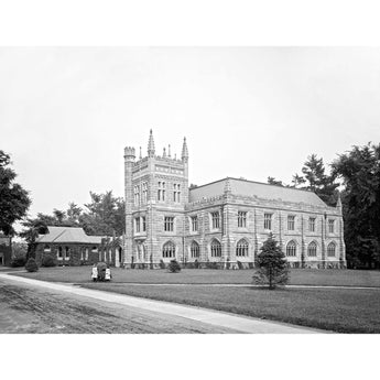 A black and white vintage photograph of Princeton University's Murray Dodge Hall